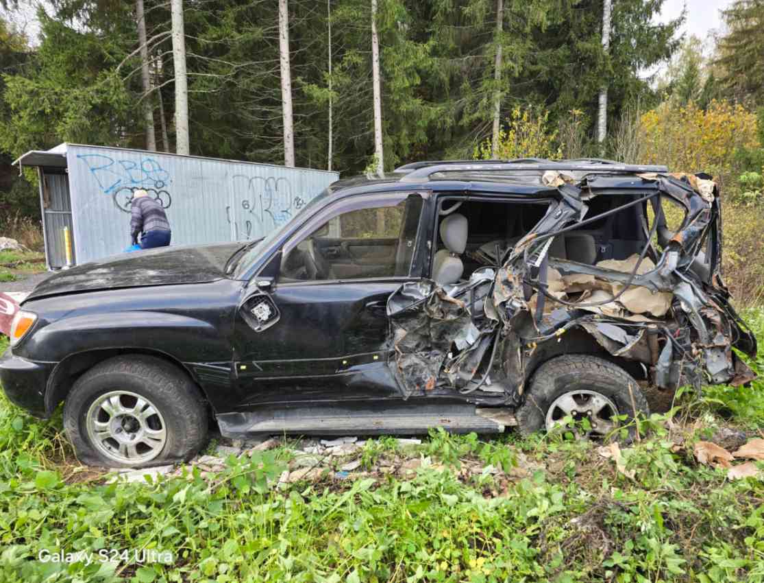 Тойота Ленд круйзер 100-2001 4.7 бензин АКПП